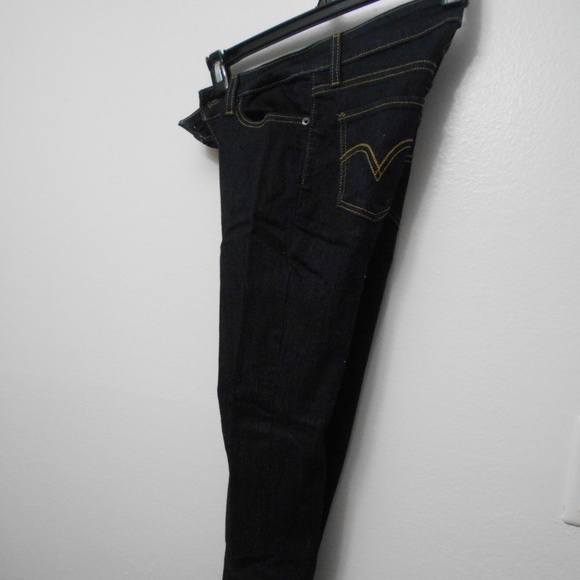 LEVI"S BLUE JEAN - Picture 2 of 4